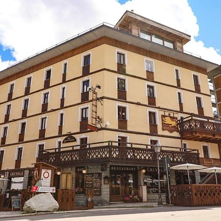Art Hotel Grivola Breuil-Cervinia Bagian luar foto